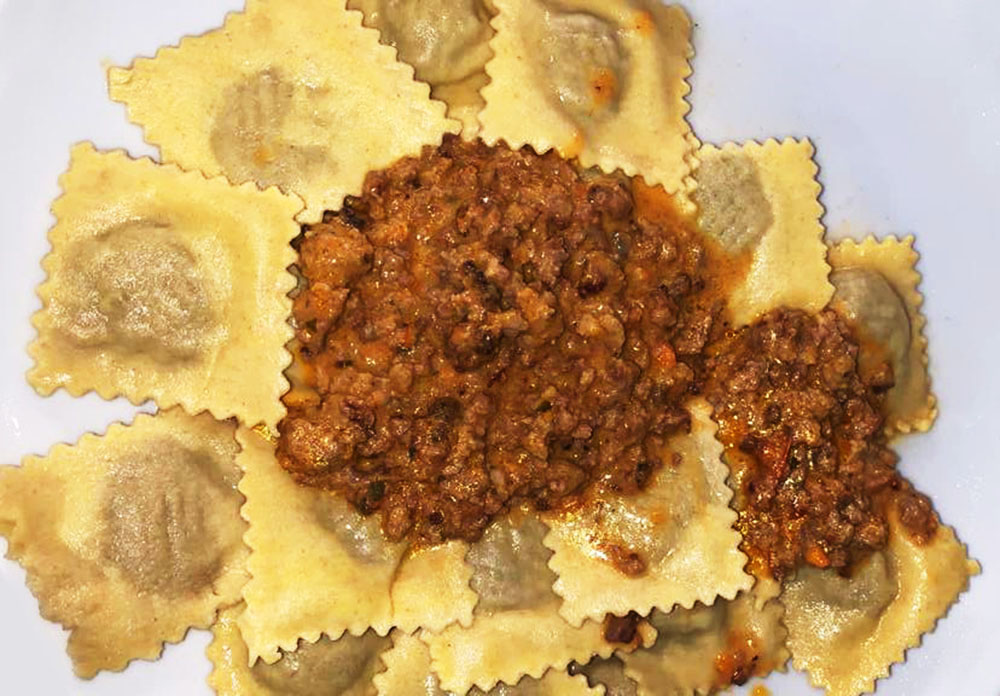 Gli agnolotti piemontesi, matrimonio tra pasta fresca e ripieno di ...