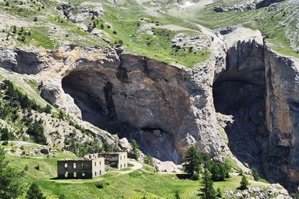 Cover Caserma e grotte del Seguret - Davide Panagin FOTO DEL GIORNO 2025-2: Aprile-Giugno