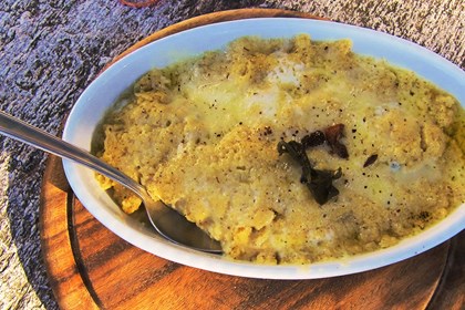 Polenta__uncia__servita_al_rifugio_del_Monte_Palanzone__Rifugio_Riella__(Como)_-_08-11-2015.JPG