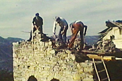 Agosto 1981: si restaura la cappella del Col Bione