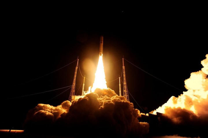 BepiColombo_liftoff-Large-1024x683_1 BepiColombo_liftoff-Large-1024x683_1.jpg