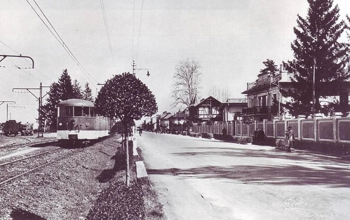 Villaggio leumann treno Villaggio leumann treno.jpg