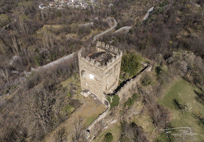 03-27 La Casaforte di Menolzio vista dall'alto - Franco Plantas_0.jpg