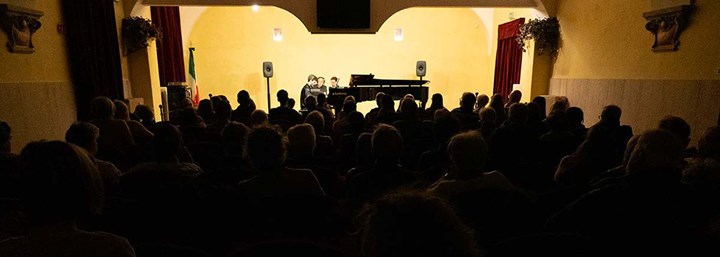 A PINEROLO DUE SOLISTI DIALOGANO CON UN’ORCHESTRA VIRTUALE 