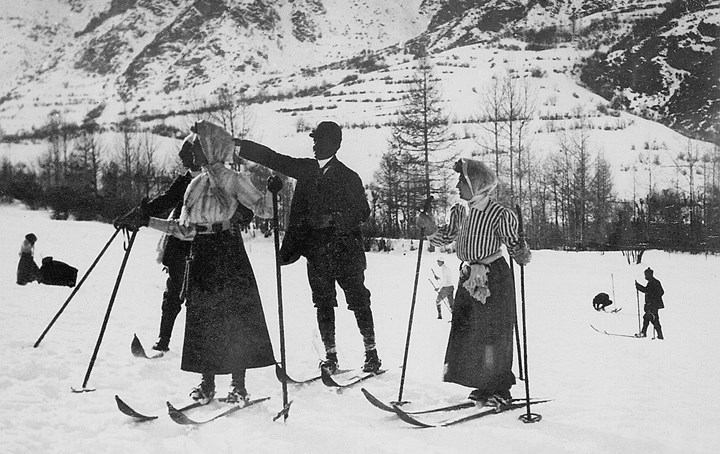 Primi sciatori a Bardonecchia.jpg