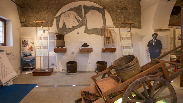 museo-degli-acciugai-celle-macra-1-di-4 museo-degli-acciugai-celle-macra-1-di-4.jpg