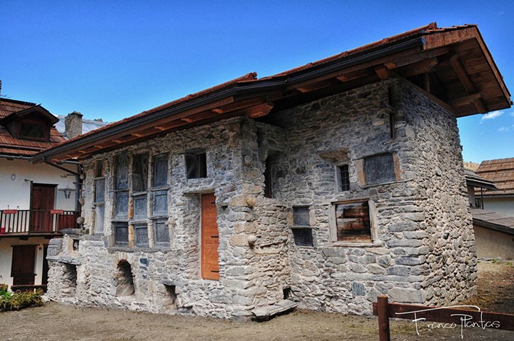 Cesana_ Casa delle Lapidi - Franco Plantas Cesana, Casa delle Lapidi - Franco Plantas.jpg