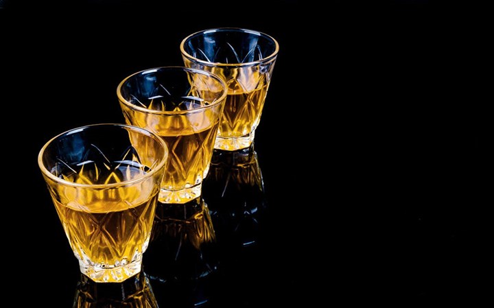 bicchieri liquore bicchieri liquore.jpeg