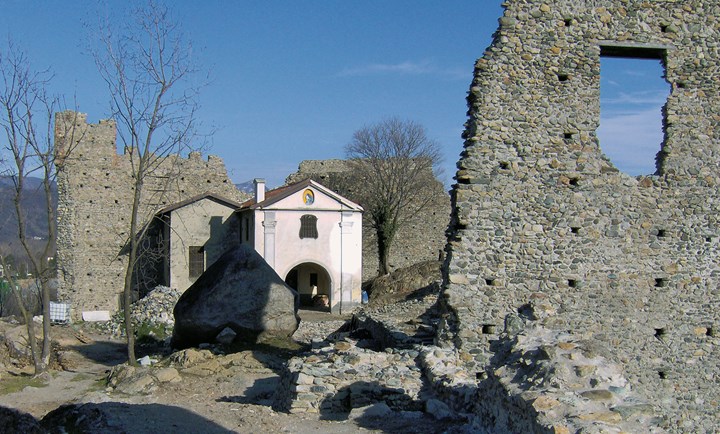 2-1-5 Condove_Castello1.jpg
