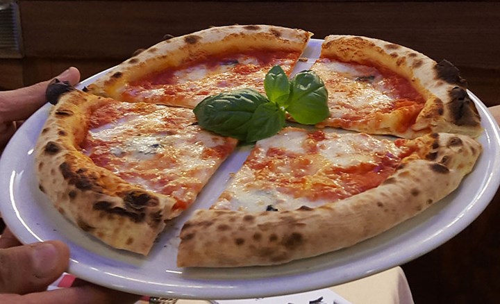 Pizza Margherita1 Pizza Margherita1.jpg
