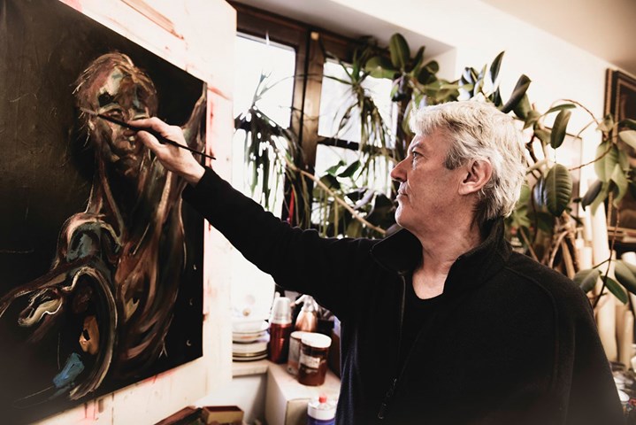 Luigi Stoisa nel suo studio Un percorso in Val Sangone per ammirare le opere di Luigi Stoisa