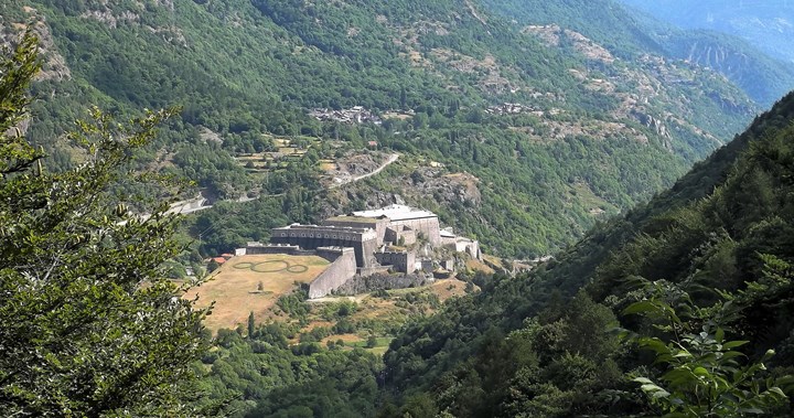 La storia del Forte di Exilles, che nel 1800 ospitava 800 uomini