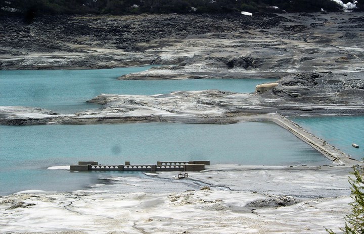 Ponte Rosso e dighe sabaude.jpg