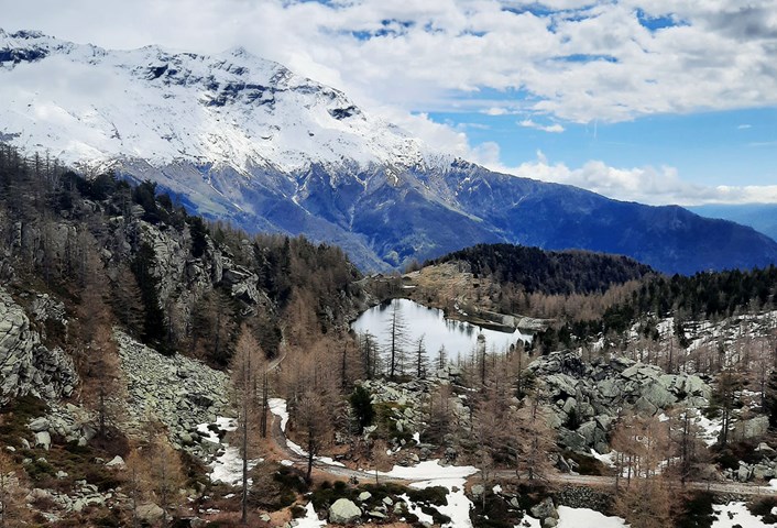 Da Bar alla diga del Moncenisio, passando per i laghi Arpone e Roterel