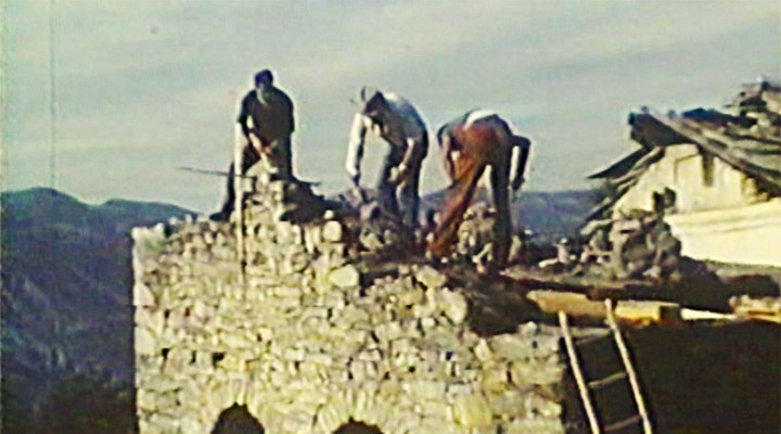 Cover Ricostruzione Agosto 1981: si restaura la cappella del Col Bione