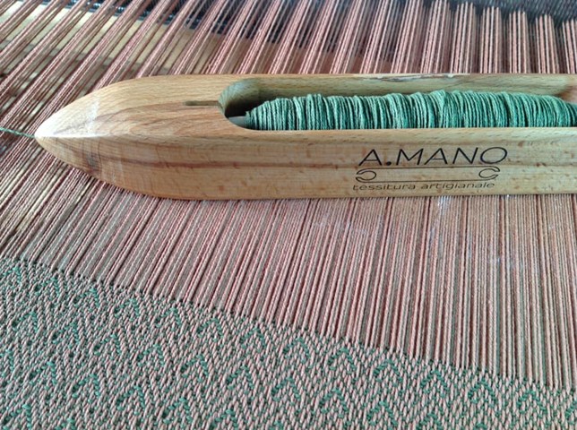 A MANO TESSITURA ARTIGIANALE