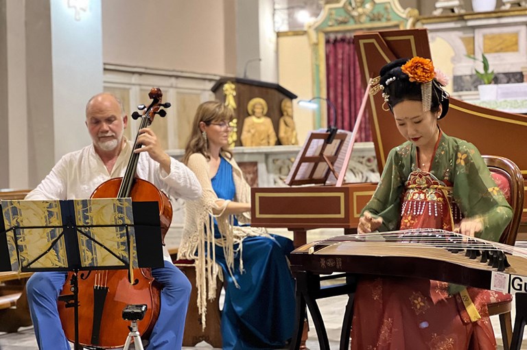Trio Barocco-Cina TORNA IN VALSUSA "REGIE ARMONIE LUNGO LA VIA FANCIGENA"