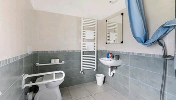 bagno accessibile Fiori e Frutti Appartamenti