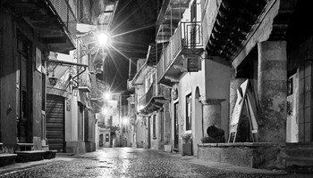 11-8 Via Fontan a Bussoleno. In primo piano a destra casa Aschieri - Claudio Didero.jpg