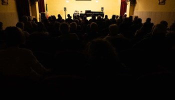 A PINEROLO DUE SOLISTI DIALOGANO CON UN’ORCHESTRA VIRTUALE 