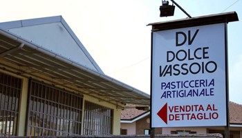 1000 Insegna laboratorio.jpg