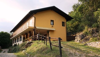 1000 esterno.jpg