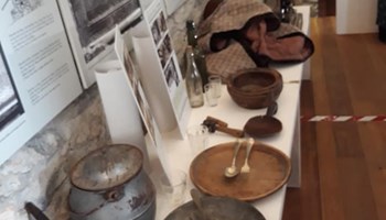 Casa delle Lapidi 6 Bousson, Casa delle Lapidi