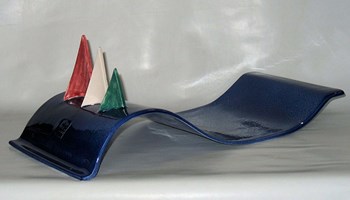 1000 Sulla cresta dell_onda o lento inabissarsi - Ceramica smaltata - H11xL50xP20 - 2011.jpg