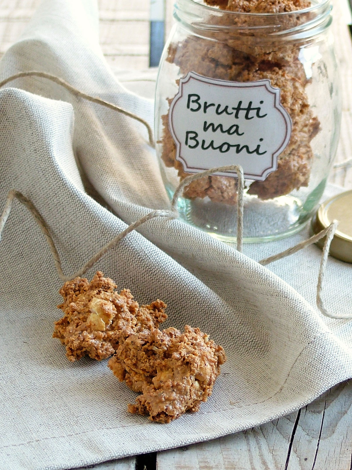 La storia e la ricetta dei “brutti ma buoni” - Laboratorio Alte Valli
