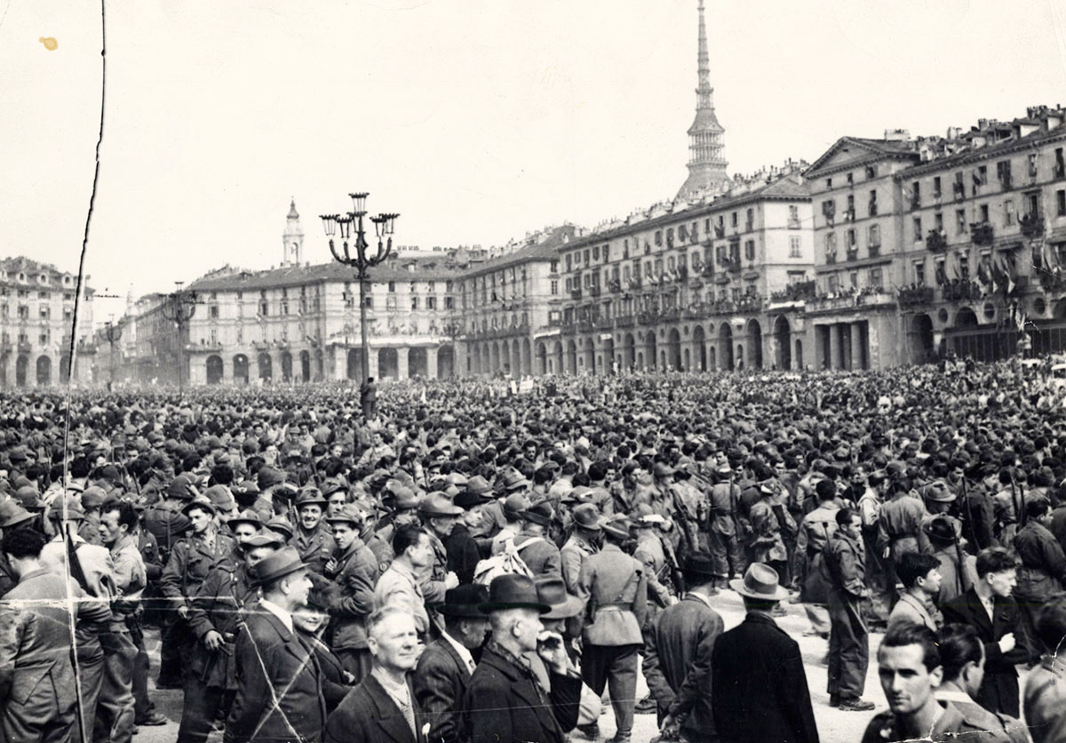 6 maggio 1945, manifestazione per la liberazione di Torino