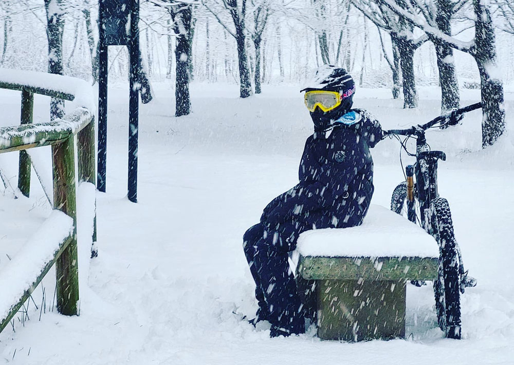 Un’avventura “da Falabrach”: in bicicletta sotto la neve...